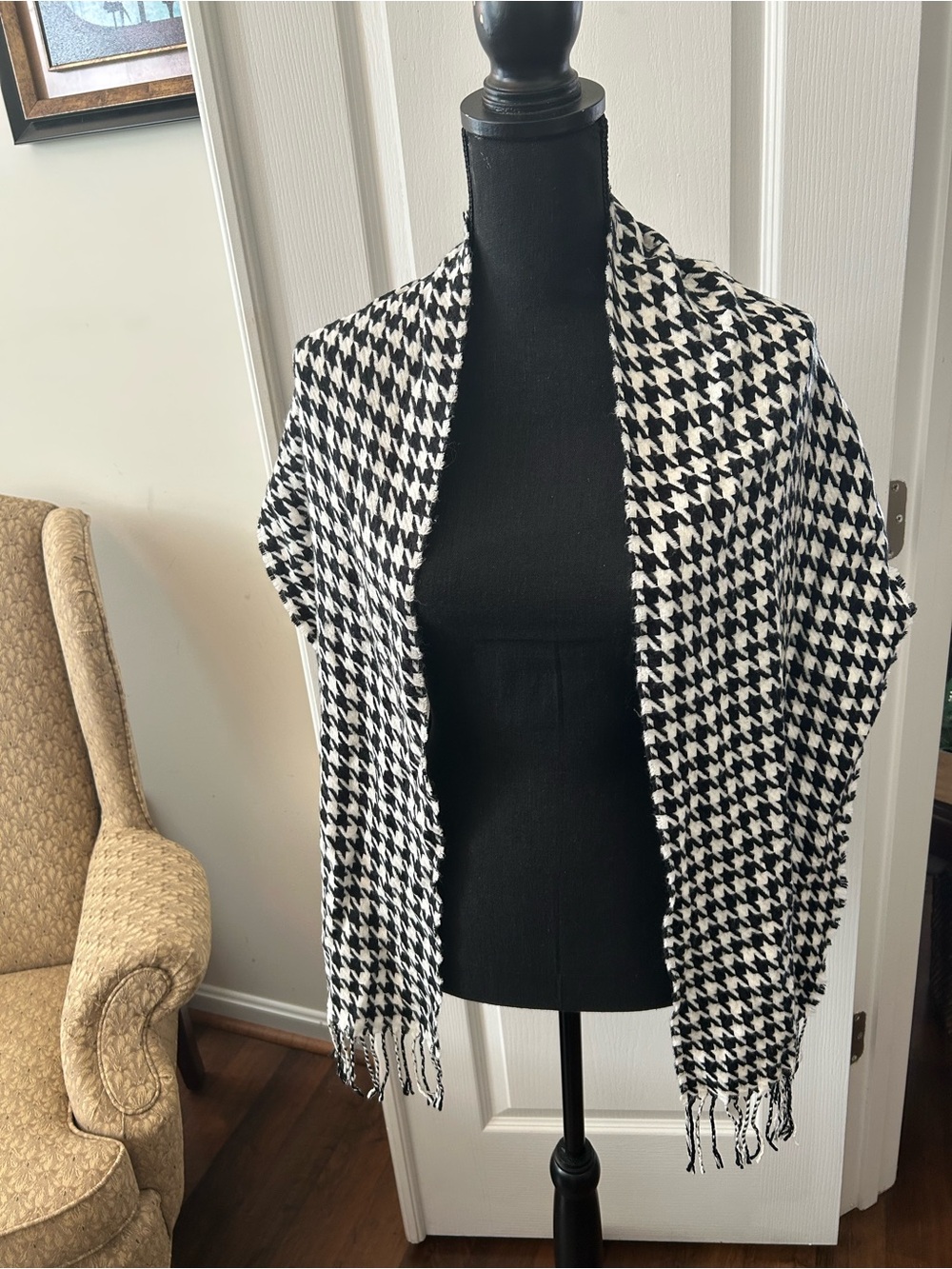 Black & White Houndstooth Wrap Scarf - Women Accessories